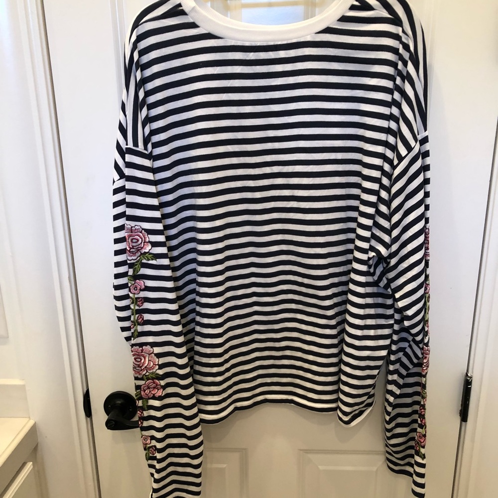 Striped Sweatshirt with rose appliqué sleeve